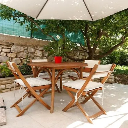 דירה Vesna With Terrace באסקה